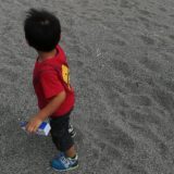 砂浜の子ども