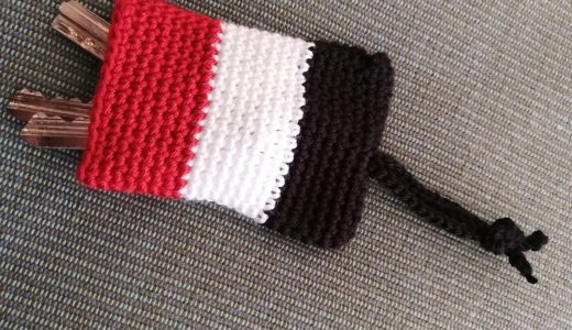 エジプトで初！編み物（かぎ針）！エジプトの国旗のキーケースを作ったよ