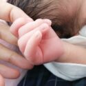 新生児の手